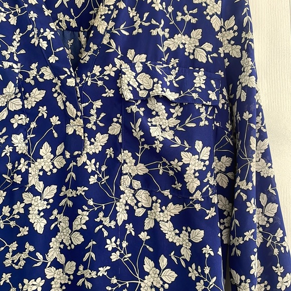 Sheer Blue floral knee length Dress. - Picture 3 of 6